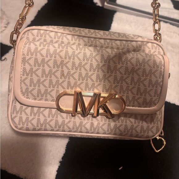 Michael Kors Cream and Gold Signature Logo magnetic pocket Crossbody - Picture 1 of 7